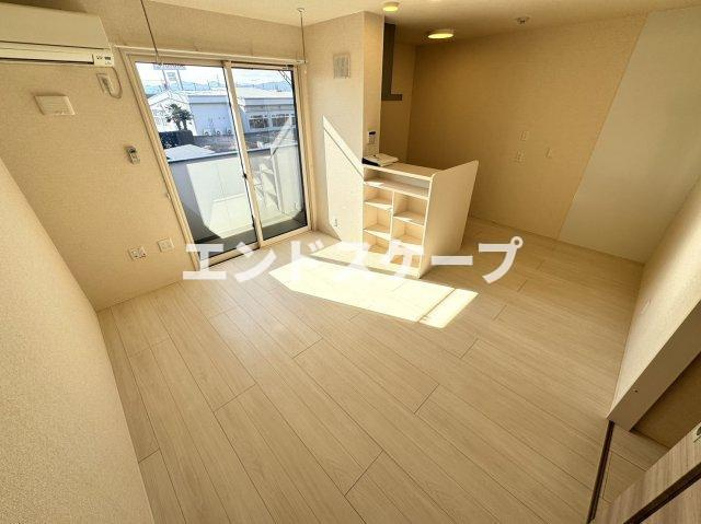 セゾン ド ルミエールの居間・リビング|高崎、前橋、伊勢崎エリアのお部屋探しはエンドスケープまで！お客様の理想お聞かせ下さい♪