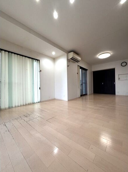 みよし市（三好丘あおば１丁目）の居間・リビング