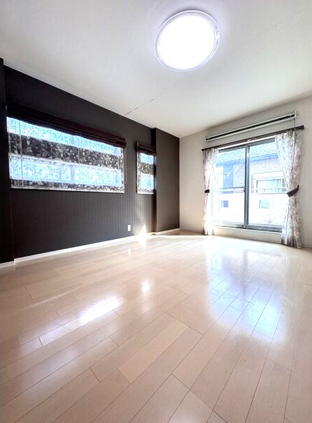 みよし市（三好丘あおば１丁目）の居間・リビング