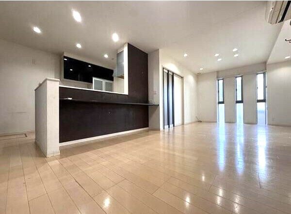 みよし市（三好丘あおば１丁目）の居間・リビング