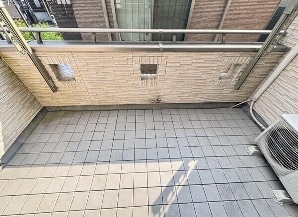 みよし市（三好丘あおば１丁目）のバルコニー