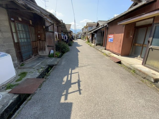 松の木町　売土地の前面道路含む現地写真