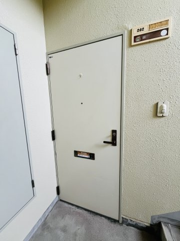 いわとハイツの玄関