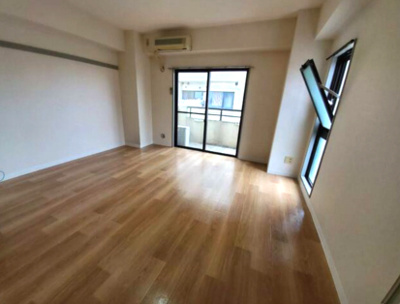 【居間・リビング】 | 野村ビルディング院内 | ※家具・小物類はイメージです。