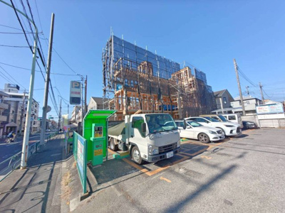 【外観】 | 杉並区上井草5棟 | 南側が大きく開けた現場。南側からの日当たり良好