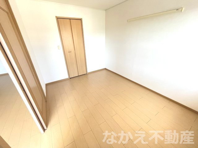 【寝室】 | 落ち着いた色調の寝室です