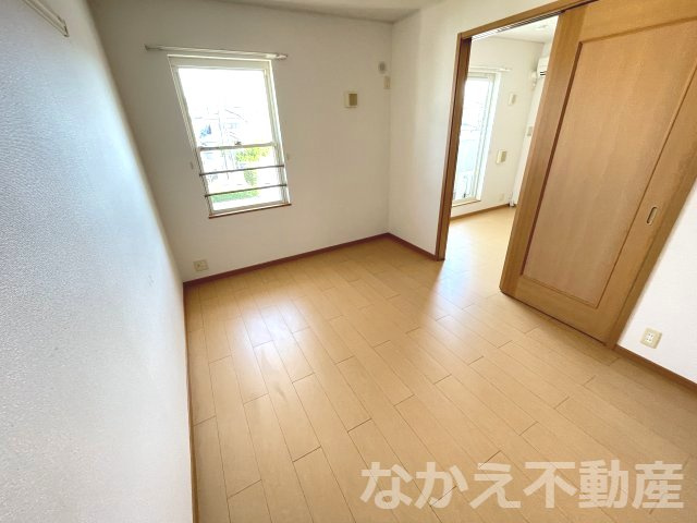 【寝室】 | 広くて明るい寝室