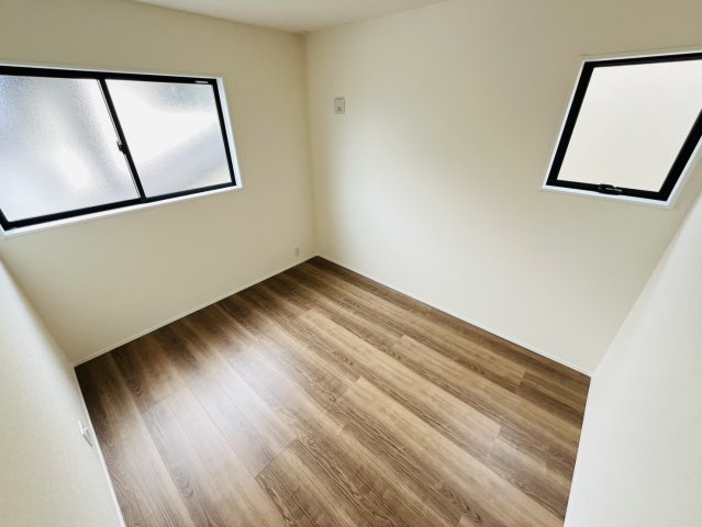 刈谷市野田町北菰神9-1『仲介手数料無料』新築戸建ての洋室