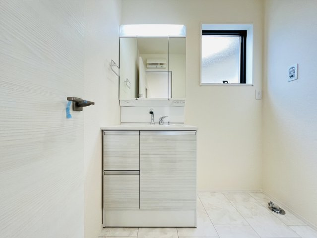 刈谷市野田町北菰神9-1『仲介手数料無料』新築戸建ての独立洗面台