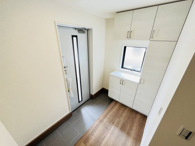 刈谷市野田町北菰神9-1『仲介手数料無料』新築戸建ての玄関