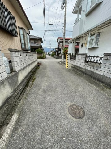 松の木町　売土地の前面道路含む現地写真