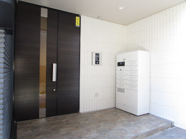 ＬＥ　ＣＨＡＲＢＯＮ　ルシャルボンのエントランス|★共用玄関★