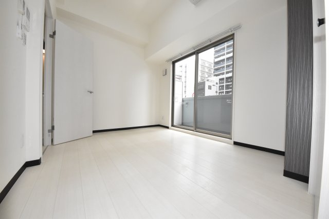 ブルー西長堀の居間・リビング