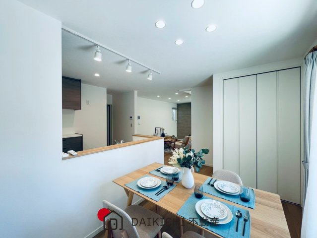 【居間・リビング】 | 久喜市上町　クレアスタウン　新築戸建　全9棟　1号棟