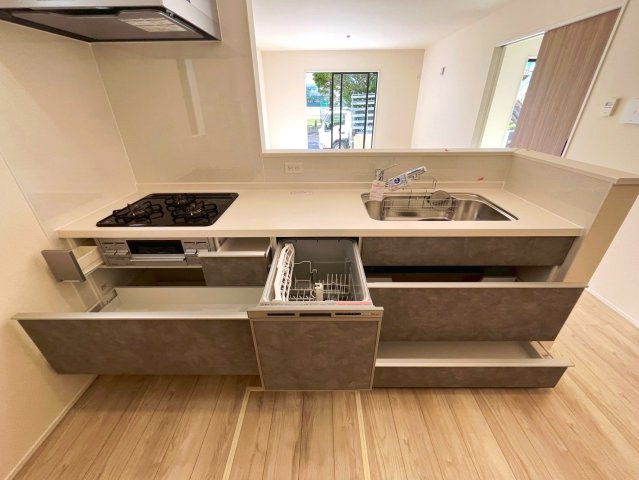 うるま市みどり町1期　全2棟　2号棟のキッチン