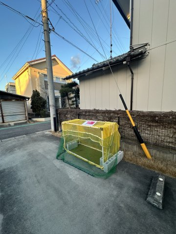 ウィンズ平山の駐車場