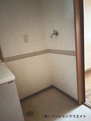 アパガーデンコート城東のランドリースペース|洗濯機置場です