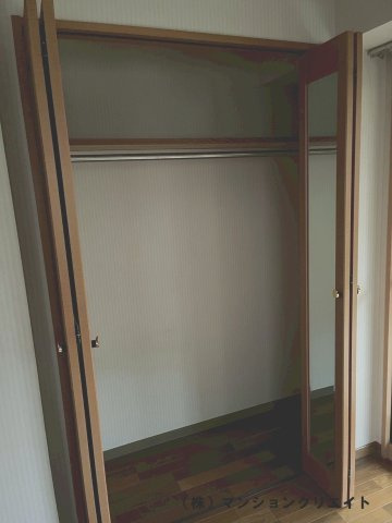 アパガーデンコート城東の収納|南側洋室6.0帖のクローゼット