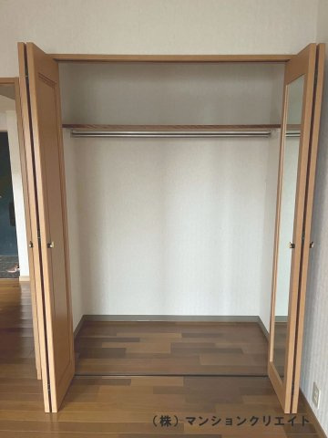アパガーデンコート城東の収納|洋室5.8帖のクローゼット