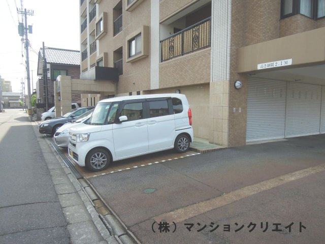 アパガーデンコート城東の駐車場