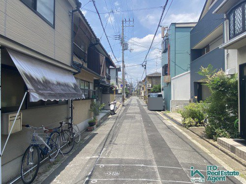 岡崎西福ノ川町 中古戸建の前面道路含む現地写真