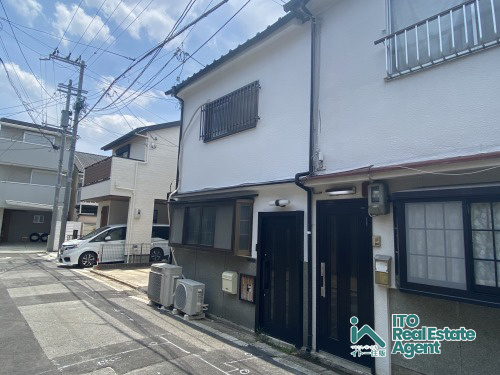 岡崎西福ノ川町 中古戸建の前面道路含む現地写真