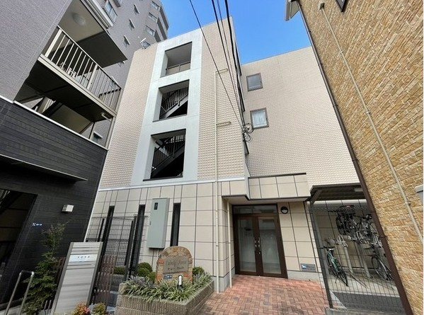 カームリー　フォレスト