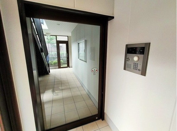 カームリー　フォレストのエントランス