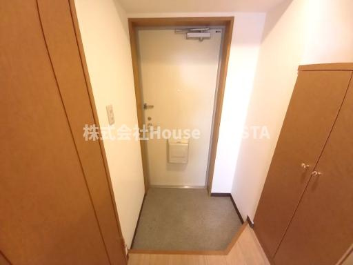 エスリード三宮フラワーロードの玄関