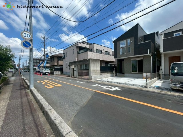 北区奈良町②　新築戸建　ミラスモ01の前面道路含む現地写真