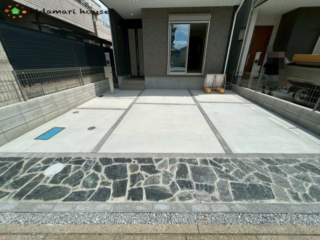 北区奈良町②　新築戸建　ミラスモ01の駐車場