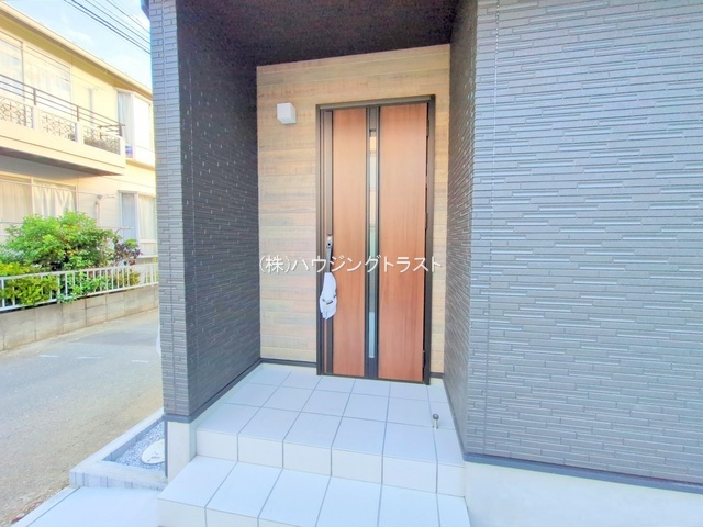仲介手数料無料　所沢市榎町3期・新築全1棟の玄関