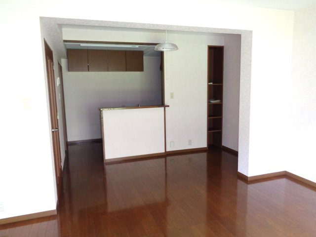 サニーライフの居間・リビング