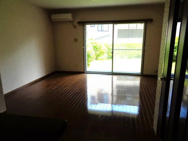 サニーライフの居間・リビング