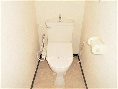 ライオンズマンション海田堀川町のトイレ|洗浄機能付き便座　※2021年7月撮影