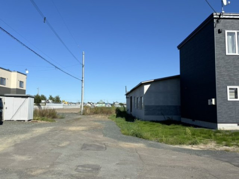 【前面道路含む現地写真】 | 北見市西三輪３丁目７３４番２２　未入居戸建　　　