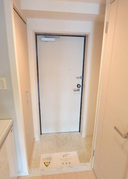 プライムアーバン月島の玄関