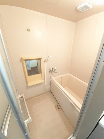 プラドール佐方の浴室|コンパクトで使いやすいお風呂です