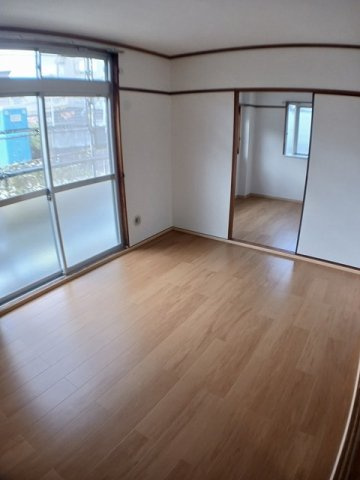 エルディム福田の居間・リビング|ゆったりとしたリビングです