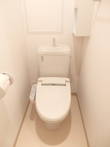 ベルエクセレントのトイレ|落ち着いた色調のトイレです