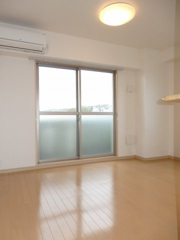 ベルエクセレントの居間・リビング|こちらのリビングで趣味の時間をお楽しみください