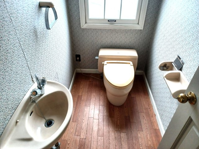 東松山市高坂　中古戸建のトイレ