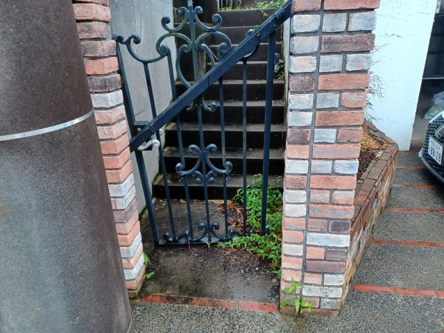 東松山市高坂　中古戸建の玄関