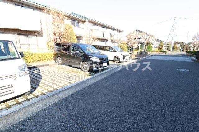 ＲＯＹＡＬ　ＧＡＲＤＥＮ　ＣＡＳＡＨＡＲＡ　Ｋの駐車場
