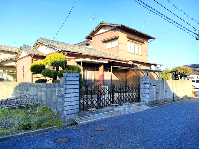 綾羅木本町4丁目中古住宅の外観
