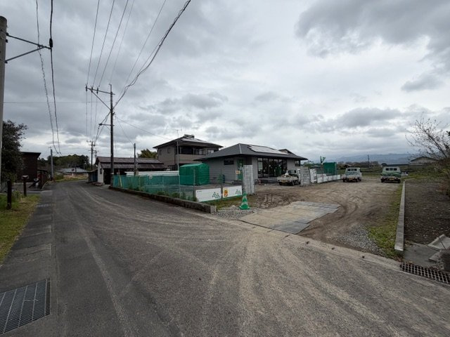 都城市今町の売地の前面道路含む現地写真