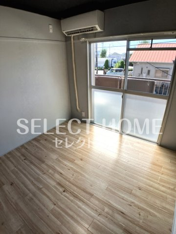 【寝室】 | 鶴田マンション | 落ち着いた色調の寝室です