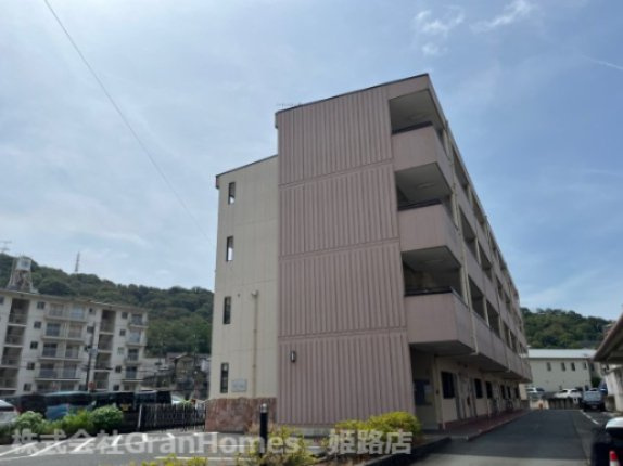 プラチナコート青山の外観