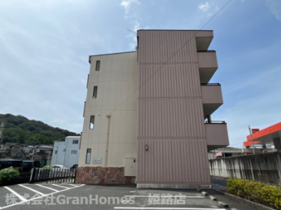 プラチナコート青山の外観