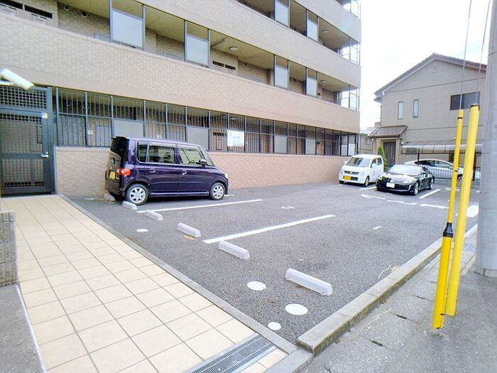 Biz STAY 千葉・蘇我の駐車場